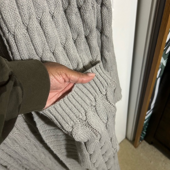 Cozy Gray Cable Long Knit Cardigan with Pockets 5X - Picture 4 of 4